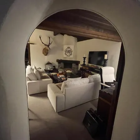 Chalet Og Harfe *