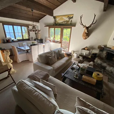 Chalet Og Harfe *