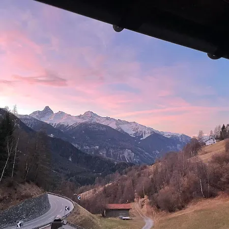 Chalet Og Harfe